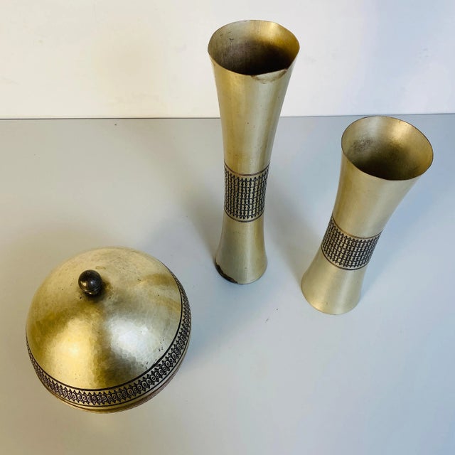 1970s Mid-Century Italian Modern Metal Centerpieces, 1970s, Set of 3 For Sale - Image 5 of 17