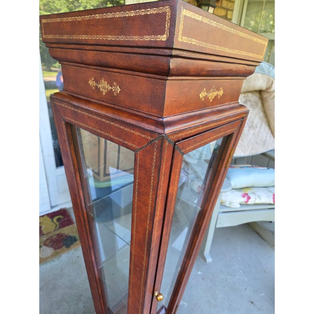 Tooled Leather Glass Display Case Curio Stand Pedestal Maitland Smith - Jacques Adnet Style For Sale In Indianapolis - Image 6 of 9