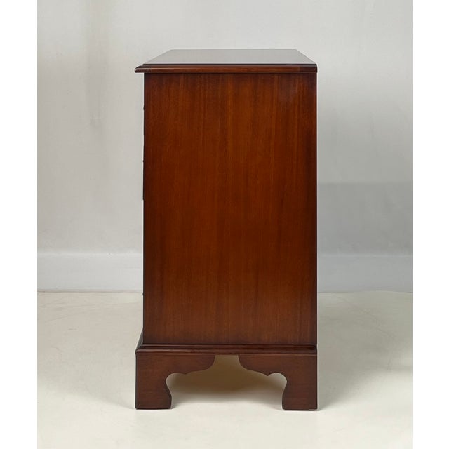 Brown Vintage White Furniture Co. Chippendale Style Inlaid Mahogany 4-Drawer Nightstand / Bachelor Chest For Sale - Image 8 of 17