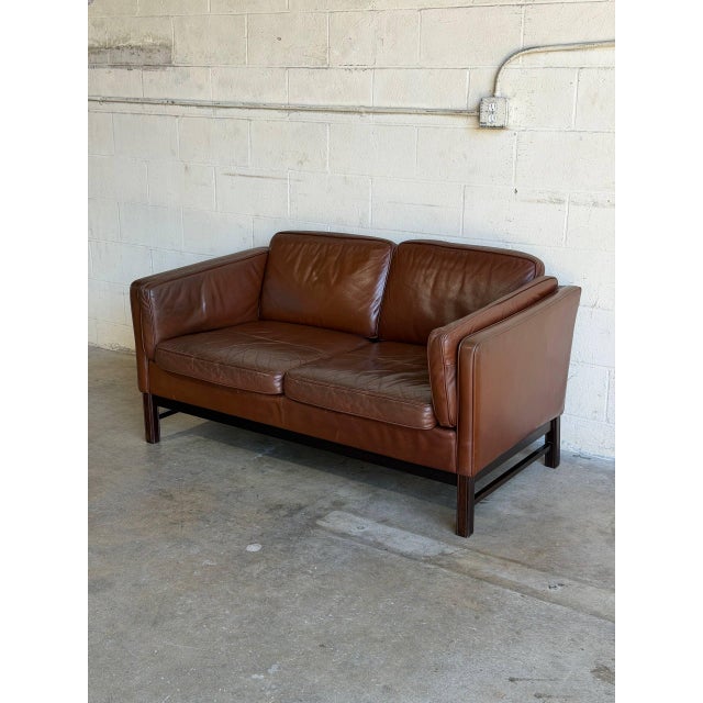 Mid-Century Modern Damgaardens Møbler Brown Leather Loveseat Danish Mid-Century Modern 1970s For Sale - Image 3 of 13