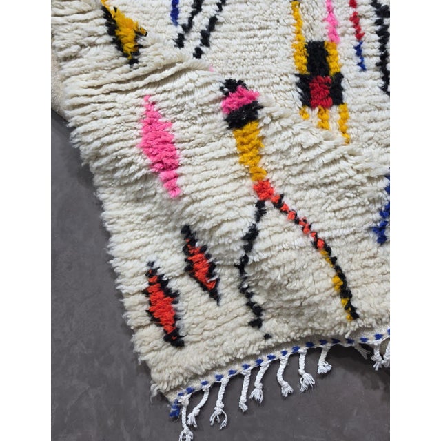 Moroccan Abstract Azilal Rug - 9.4 X 5.9 Ft For Sale - Image 4 of 8