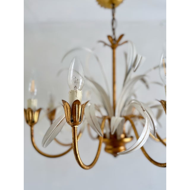 Italian Masca White Tole and Gilt Metal 8-Light Chandelier, 1970s For Sale - Image 11 of 18