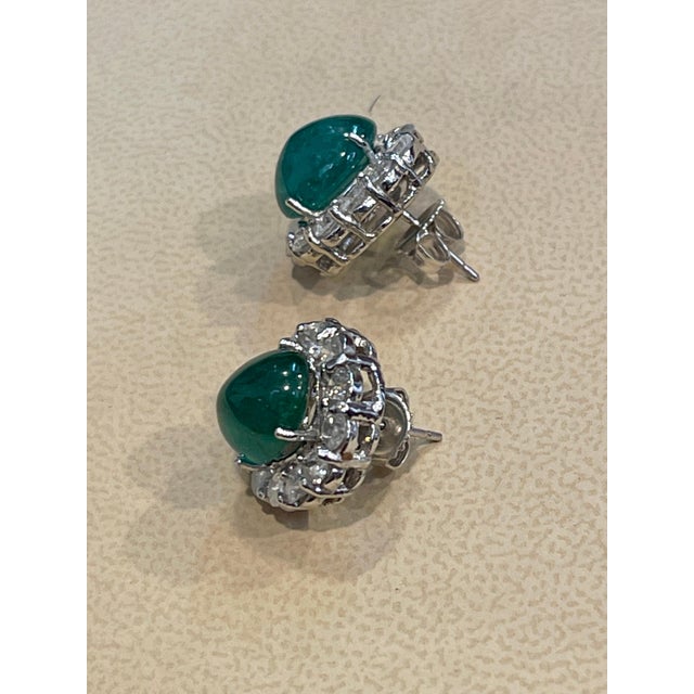 Arts & Crafts 12 Ct Natural Emerald Zambia Cabochon & 4 Ct Diamond Stud Earring 14 KW Gold For Sale - Image 3 of 18