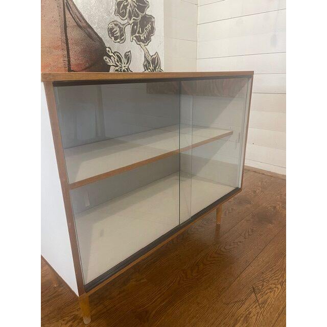 Vintage White Dresser by Tatra Nabytok, 1975 For Sale - Image 6 of 6