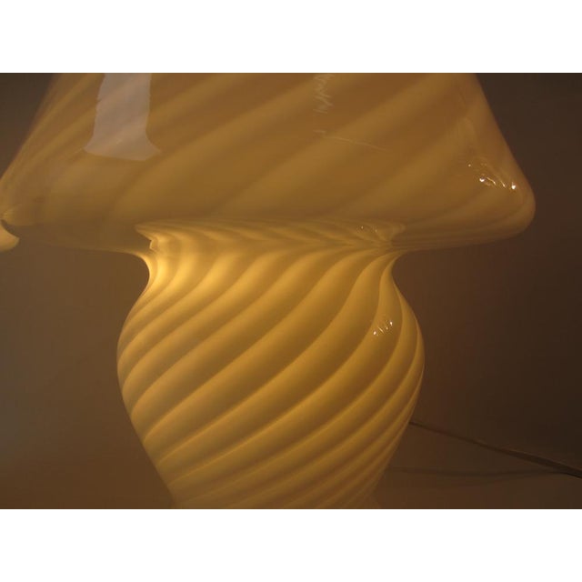 White Murano Glass Swirl Mushroom Table Lamps , 1960s, Set of 2 For Sale - Image 11 of 16