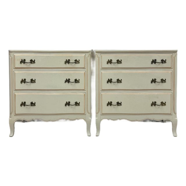 Vintage Pair of Chests French Provincial White 3 Drawer Cabriole Leg Nightstands For Sale