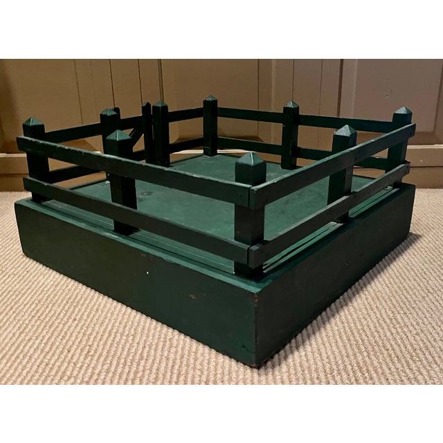 Antique 1920's American Green Paint Decorated Wood Fence, Gate and Stand for Displaying a Feather Christmas Tree For Sale In New York - Image 6 of 15
