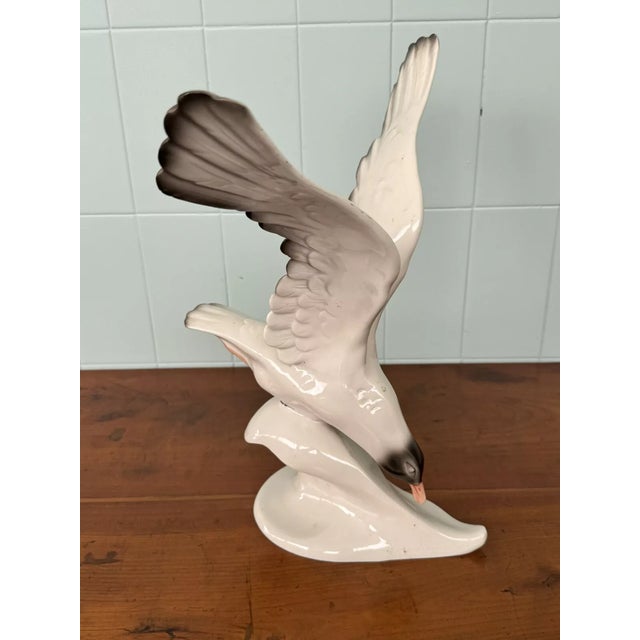 Decorative Seagull Statue in Porcelain from Royal Dux, Former Czechoslovakia, 1960s For Sale - Image 10 of 18