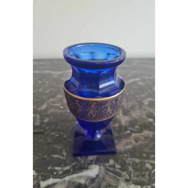 1920s Cobalt Saphir Glass Pieces with Acid-Etched Gilt Classical Frieze by Karlsbad Karlovy Vary and Ludwig Moser & Sons, Czechoslovakia, 1920s, Set of 2 For Sale - Image 5 of 10