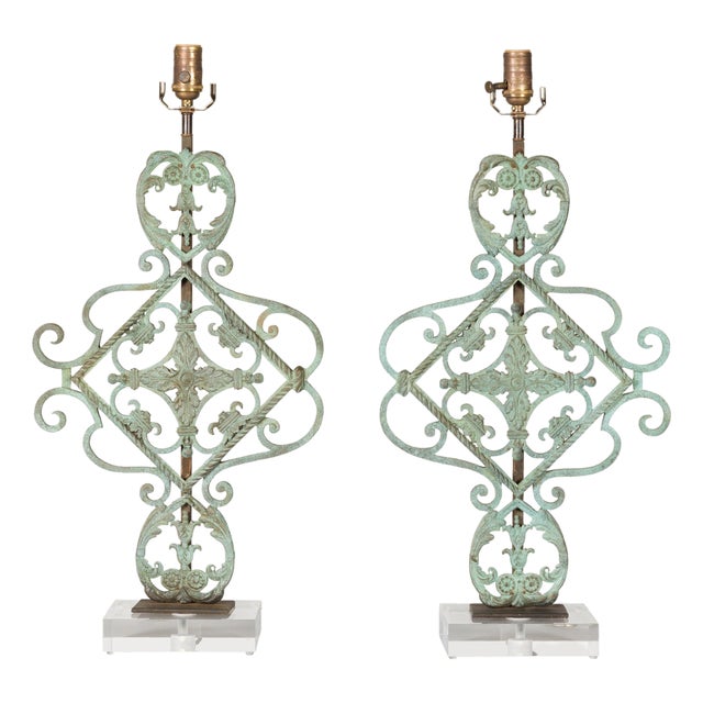 Italian Bronze Midcentury Table Lamps with Scrolling Motifs, on Lucite Bases For Sale