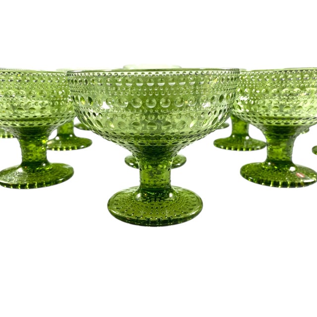Fourteen Oiva Toikka Iittala Kastehelmi Footed Dessert Bowls For Sale In New York - Image 6 of 9