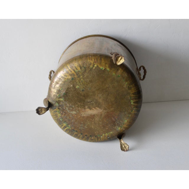 Extra Large English Style Brass Hammered Paw Footed Planter With Ornate Handles Vintage Mid Century For Sale - Image 9 of 18