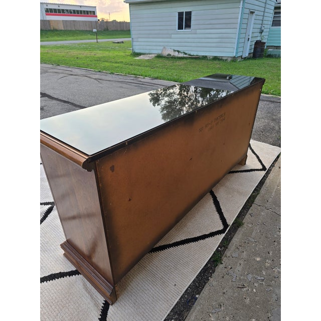 Wood Vintage Traditional Solid Wood 9-Drawer Dresser / Credenza With Glass Top For Sale - Image 7 of 13