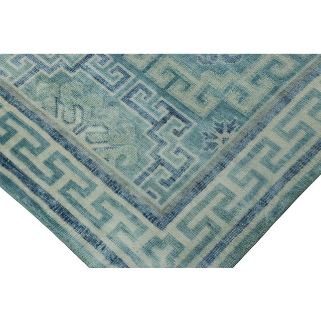 Made with a luxurious hand-knotted silk, this 4x6 contemporary rug is a new addition to Rug & Kilim’s celebrated Modern...