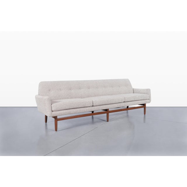Wood Mid-Century Modern Sculptural Walnut Sofa, 1960s For Sale - Image 7 of 14