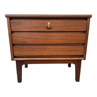 1950s Stanley Midcentury Modern Nightstand For Sale
