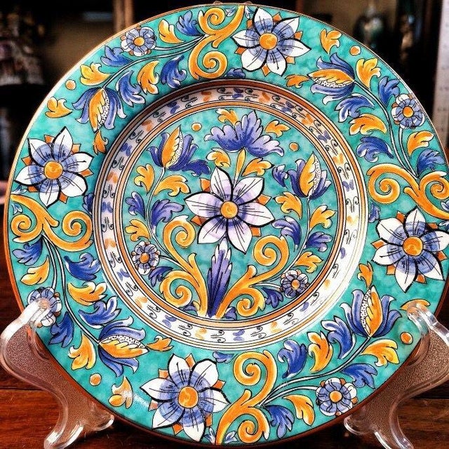 Art Deco Vintage Majolica-Style Hand-Painted Ceramic Decorative Plate (Turquoise Floral Motif) For Sale - Image 3 of 5