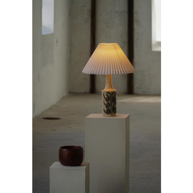 Danish Modern Stoneware Table Lamp in Glazed Ceramic, Okela, 1960s For Sale - Image 6 of 15