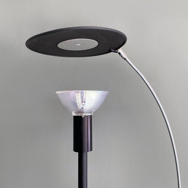 1980s Italian Post Modern Black Metal and Steel Floor Halogen Floor Lamp, 1980s For Sale - Image 5 of 14