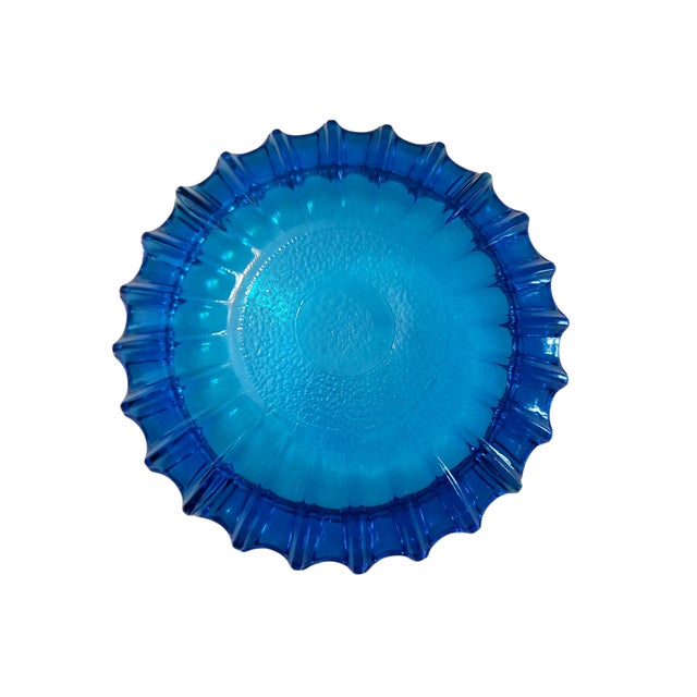 Beautiful vintage MCM 1960's blue Fostoria starburst scalloped ashtray. Made of heavy pressed glass, can hold cigarettes...