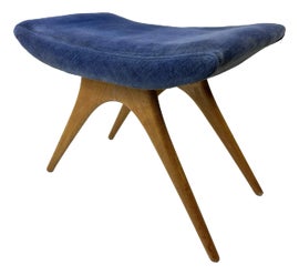 Example of Vladimir Kagan Benches