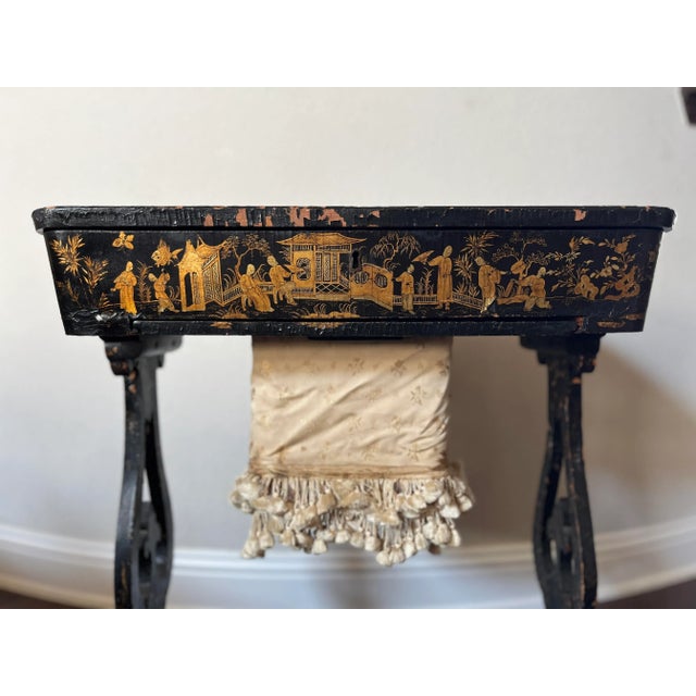 Early 19th Century Antique 19th Century Chinese Export English Chinoiserie Black Laquered Sewing Table, Work Table For Sale - Image 5 of 12