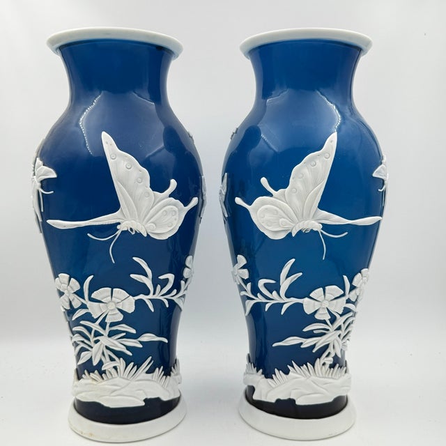 Chinese Peking (Beijing) Glass Vases, Pair For Sale - Image 4 of 14