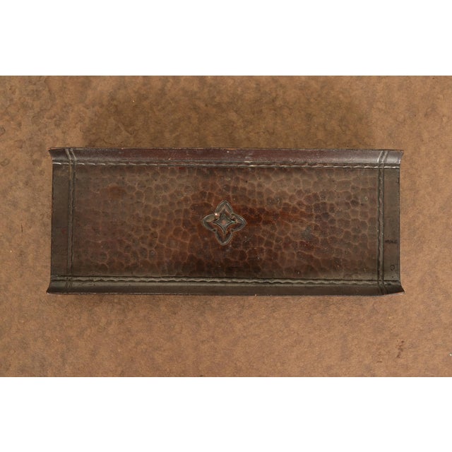 Early 20th Century Roycroft Arts & Crafts Hammered Copper Quatrefoil Pen Tray For Sale - Image 5 of 10