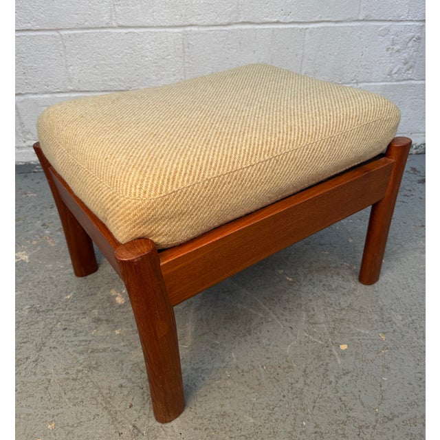 Mid-Century Lounge Chair and Matching Ottoman by Dyrlund For Sale - Image 14 of 18