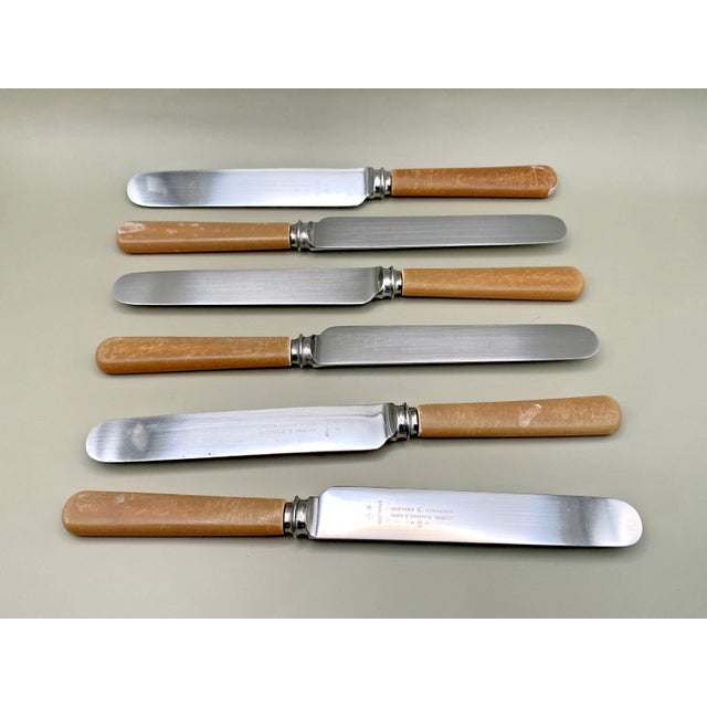 1940s Mid-Century Modern Joseph Rodgers & Sons Dinner Knives Set 6 - Stainless With Bakelite Handles For Sale - Image 4 of 4