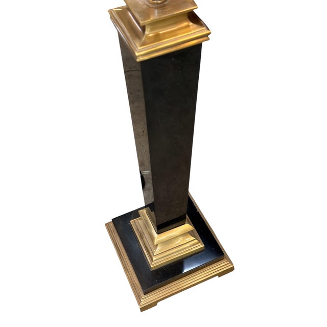 Vintage Neoclassical Black Marble and Brass Table Lamp For Sale In Dallas - Image 6 of 7