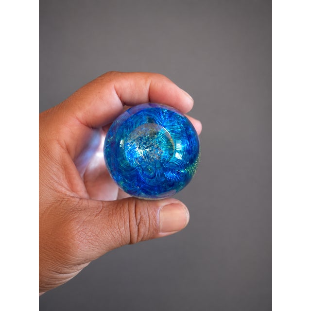 Aqua Dichroic Glass Eye Studio Paperweight – Blue Aqua Gold Sculpture Signed 1999 For Sale - Image 8 of 8