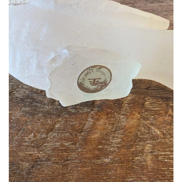 Mid-Century Dorothy Thorpe Frosted Resin Lucite Dove Figurines - a Pair For Sale In Louisville - Image 6 of 9