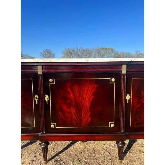 French Louis XVI Flam Mahogany Sideboard Carrera Marble Top 1900s For Sale - Image 14 of 18
