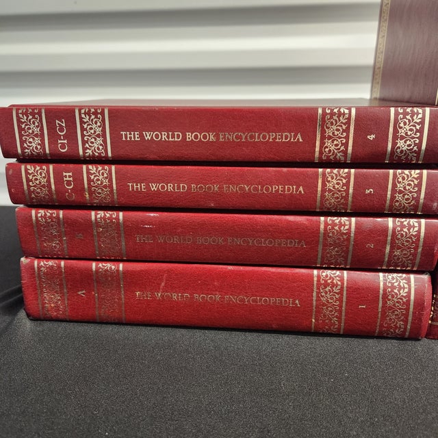 1980s Vintage Crimson & Gold Gilt World Book Encyclopedia Collection - 22-Volume Complete Set & Annuals For Sale - Image 9 of 12