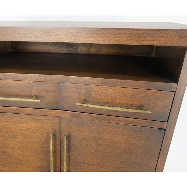 Brown Pair of Walnut Solid Brass Pulls Mid-Century Modern Nightstands Cabinets MINT! For Sale - Image 8 of 13