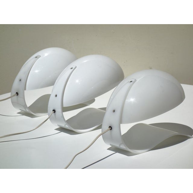 Space Age Italian White Plastic Table Lamps, 1960s, Set of 3 For Sale - Image 3 of 9