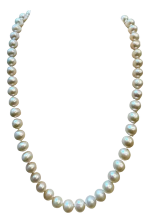 Vintage Cultured Akoya Pearl Necklace Length 18" , 14 Karat Yellow Gold