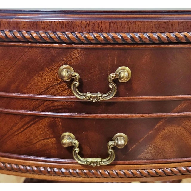 Vintage American Mahogany Gilt Tooled Leather Top Drum Table by Weiman Heirloom For Sale - Image 10 of 15