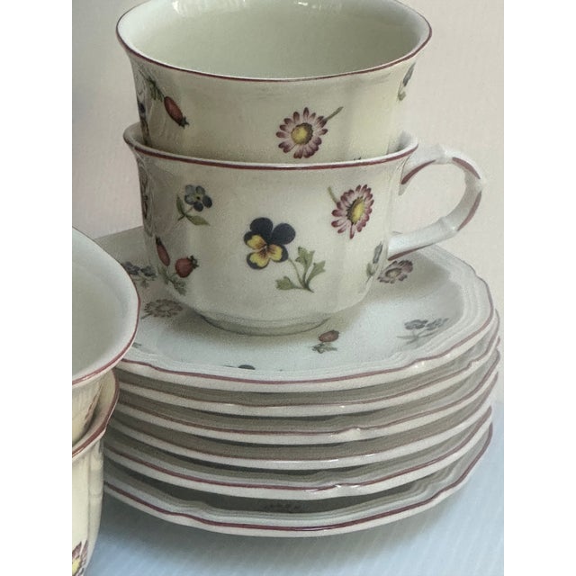 1970s Villeroy & Boch Luxembourg "Petite Fleur" 12 Trio Set: Cup Saucer Dessert Plate - 36 pcs For Sale - Image 11 of 17