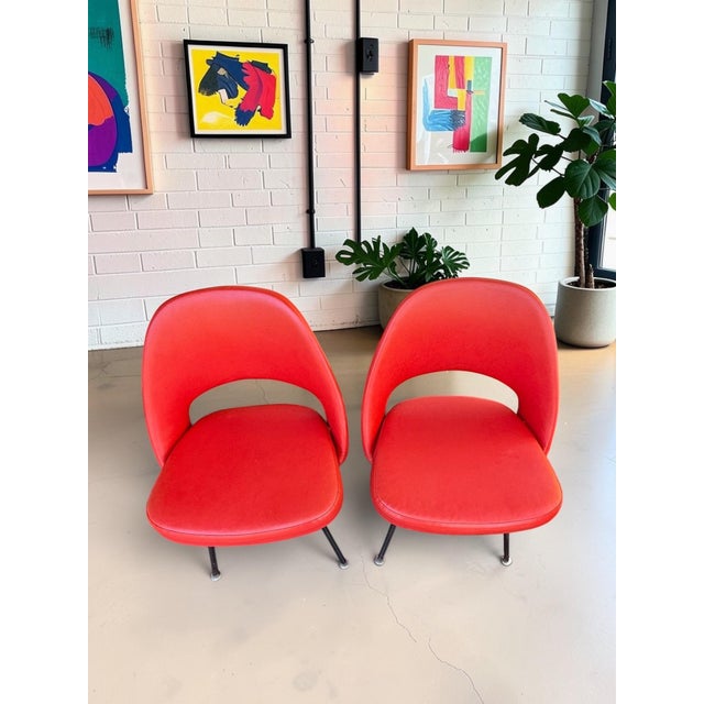 This is an authentic vintage pair of Model 72 Executive Side Chairs designed by Eero Saarinen for Knoll Associates,...