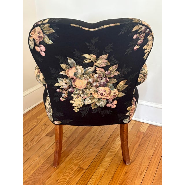 Late 20th Century Late 20th Century French Louis XV Style Bergere Chair Upholstered in Pomegranate and Floral Fabric For Sale - Image 5 of 12