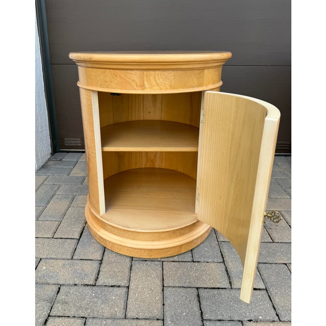 A handsome vintage drum table by Henredon, circa 1990. For decades, the Henredon name has been synonymous with fine...