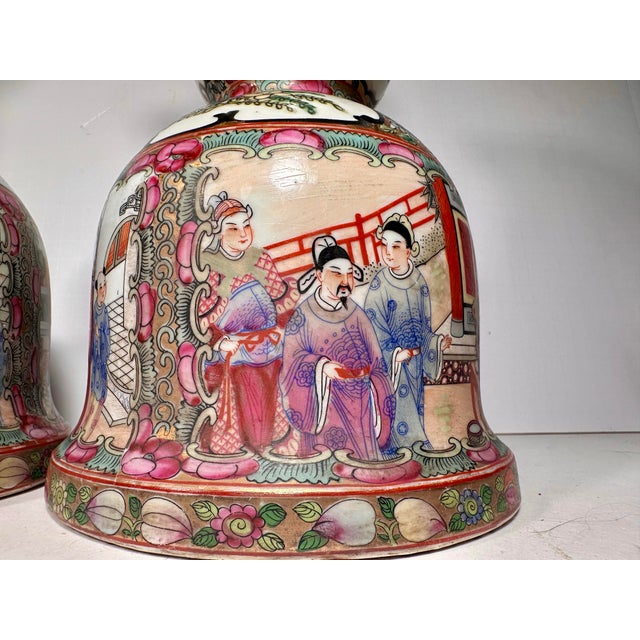 Fine Pair of Meiji Period Chinese Export Rose Medallion Porcelain Candlesticks. For Sale - Image 12 of 12