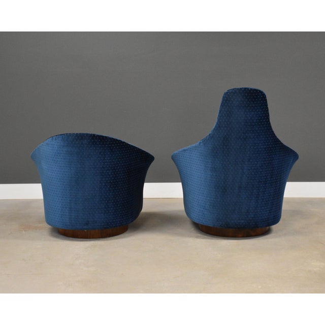 Craft Associates 1960s Walnut Tilt Swivel Lounge Chairs by Adrian Pearsall - A Pair For Sale - Image 4 of 10