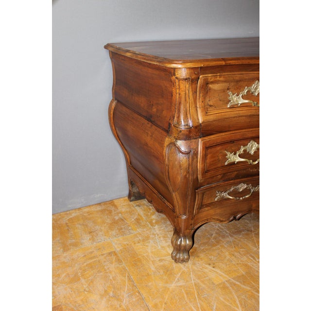 Bordeaux Style Walnut Commode, 18th-Century For Sale - Image 3 of 15