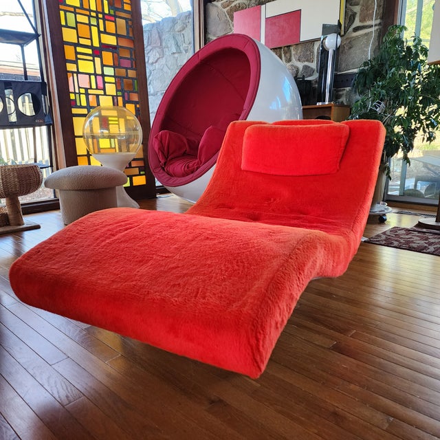 Vintage Mid-Century Modern Wave Chaise Lounge in Orange-Red Plush Upholstery, Adrian Pearsall Style For Sale - Image 11 of 16