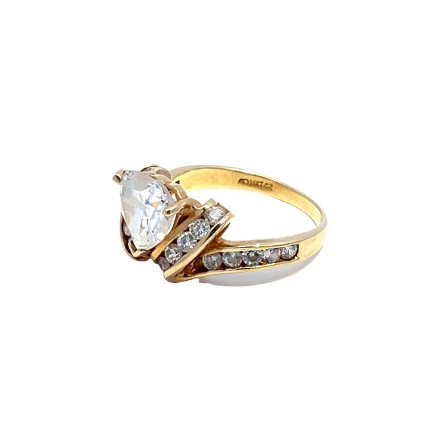 Modern 14k Yellow Gold Heart-Shaped Center Zircon Ring, Size 6 For Sale - Image 3 of 5