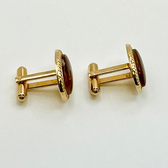 1970s Mid-Century Hollywood Regency Boho Chic Gold Tone Oval Brown Cufflinks - A Pair For Sale - Image 6 of 8