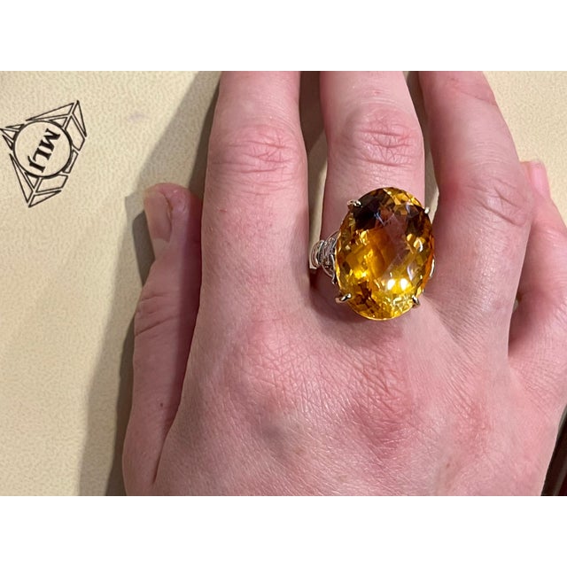 2010s 34 Ct Natural Oval Checker Board Citrine Cocktail Ring 14 Kt Yellow Gold, Estate For Sale - Image 5 of 18